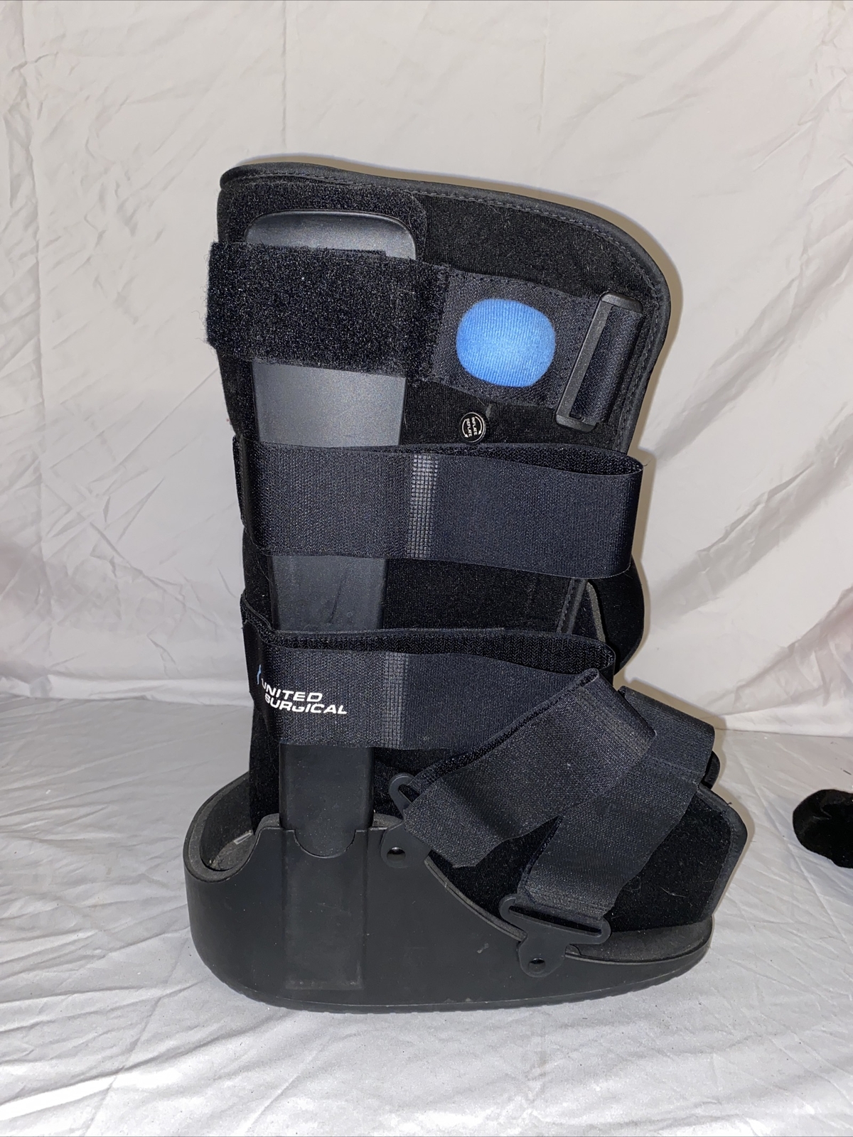 United Surgical Ortho Short Air Cam Walker Fracture Boot, Black LG Size