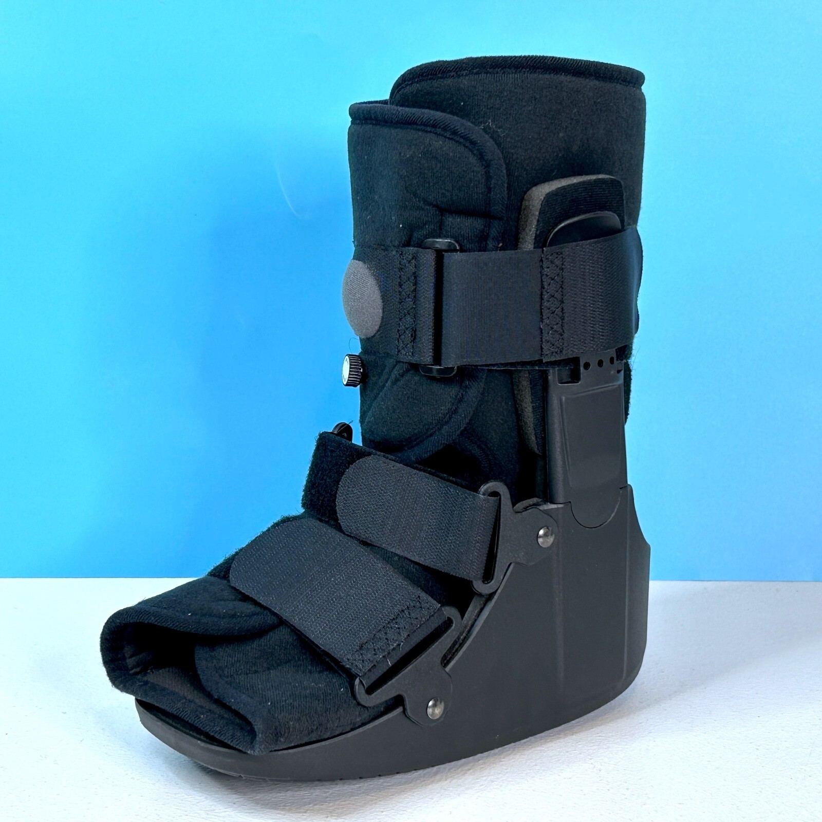 DeRoyal Inline Pneumatic Air Walker Small Low Top Medical Boot Rigid Outer Shell