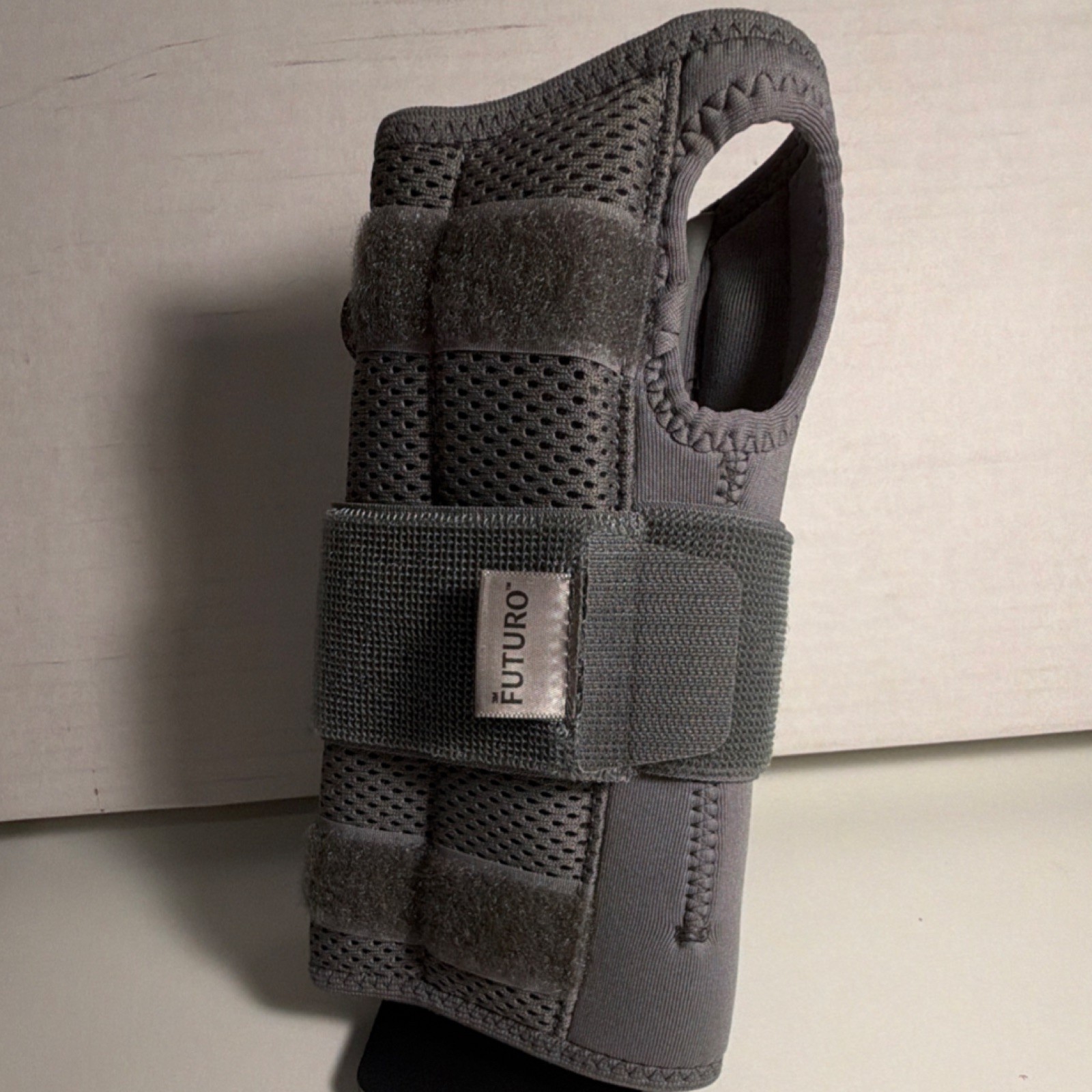 Futuro Adjustable CE Certified Gray L/XL Wrist Brace Mesh Fabric Support