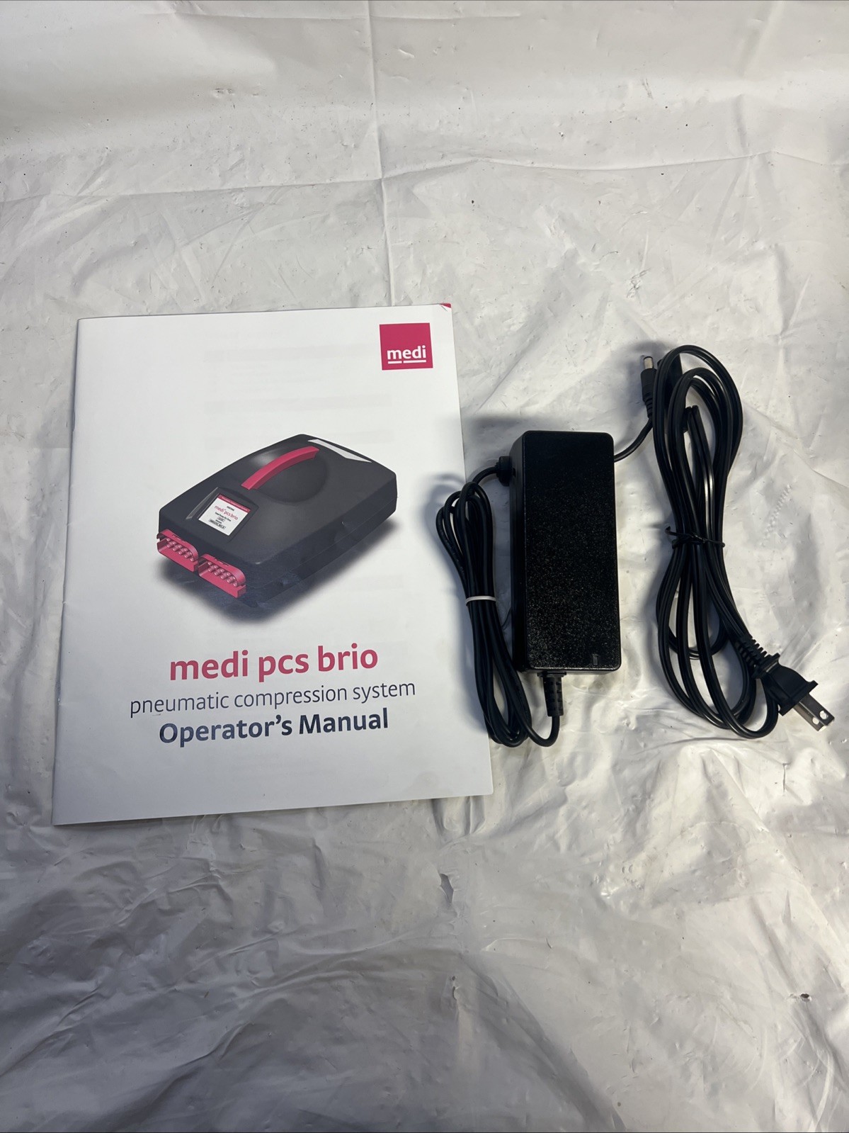 Medi Pcs Brio Pneumatic Compression System PCS15U1 w/ 2 Medium 31 Leg Sleeves