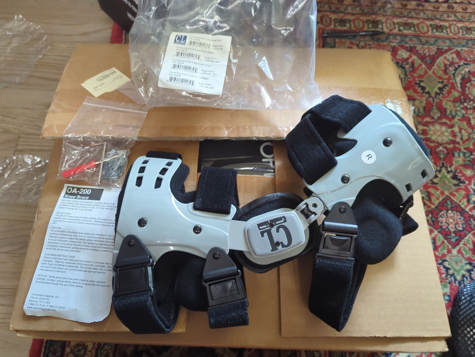 CL Comfortland Right OA Knee Brace Hinged OA-200-R Black With Tool Kit
