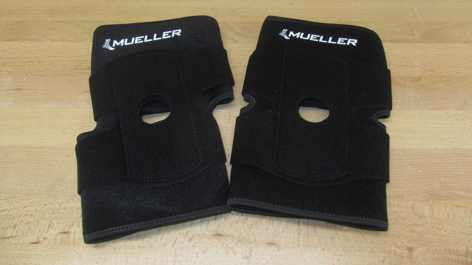 MUELLER Sports Medicine Knee Stabilizer Pack of 2 Men & Women NEW