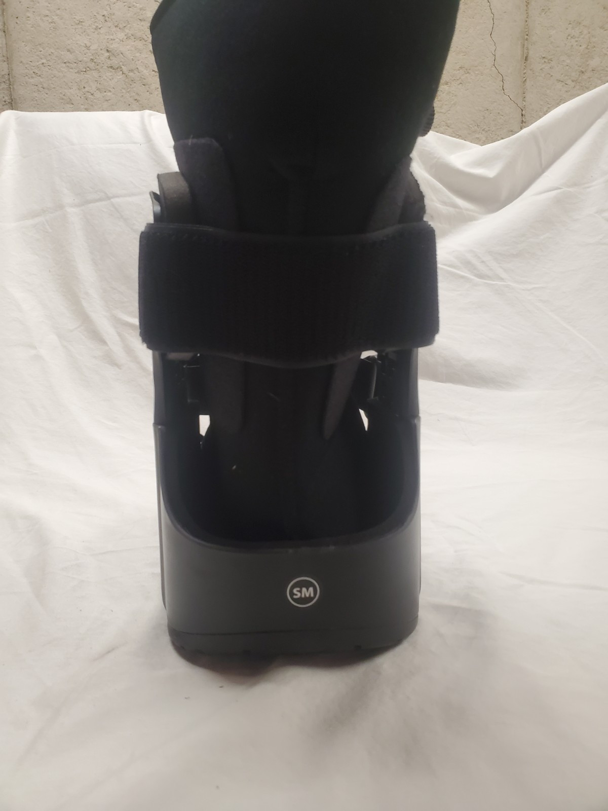 United Ortho Short Air Cam Walker Fracture Boot Size Small Black