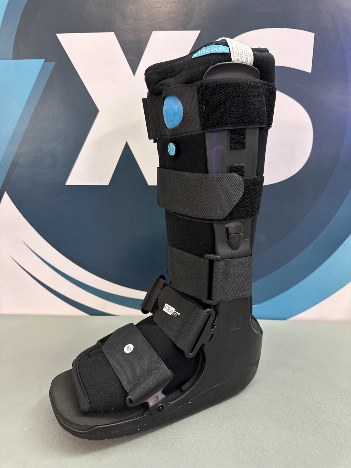 Ossur Formfit Equalizer Air Walker Boot, Medium, A-W0600BLK New Open Box