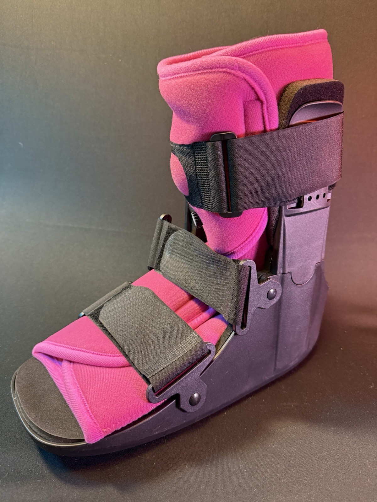 SB Low To Air Fracture Boot Large Pink Female 11.5-13.5 Male 10.5-13