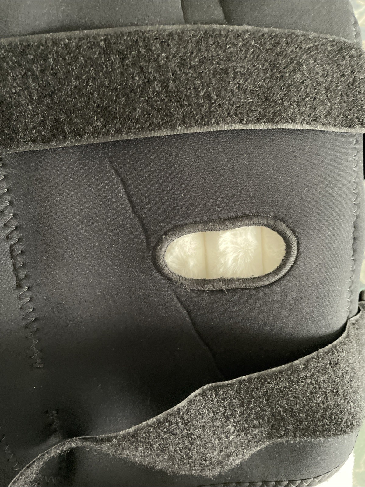 FLA Wrap-Around Hinged Knee Stabilizing Brace (Black) Small