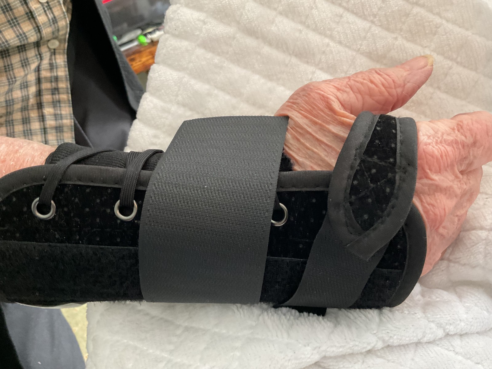 Breg Right Hand Wrist Brace Splint Carpal Tunnel Lace Closure Metal Insert used