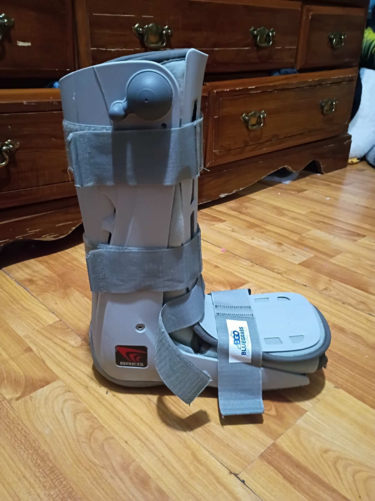 Breg Genesis Full Shell Walking Boot w Pump Orthopedic Walker Boot Size M