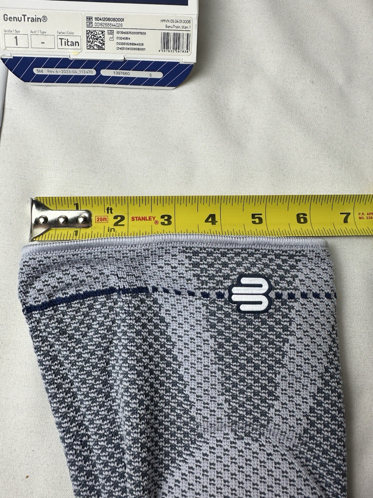 Bauerfeind GenuTrain Knee Support Size 1 Titan/Blue New Open Box