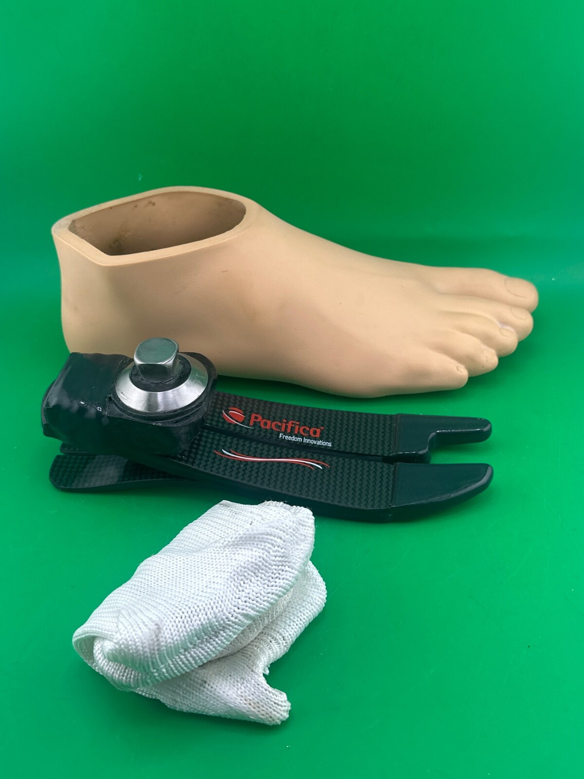 Freedom Innovations Pacifica Prosthetic Foot. Size 24. Category 3, Right Foot