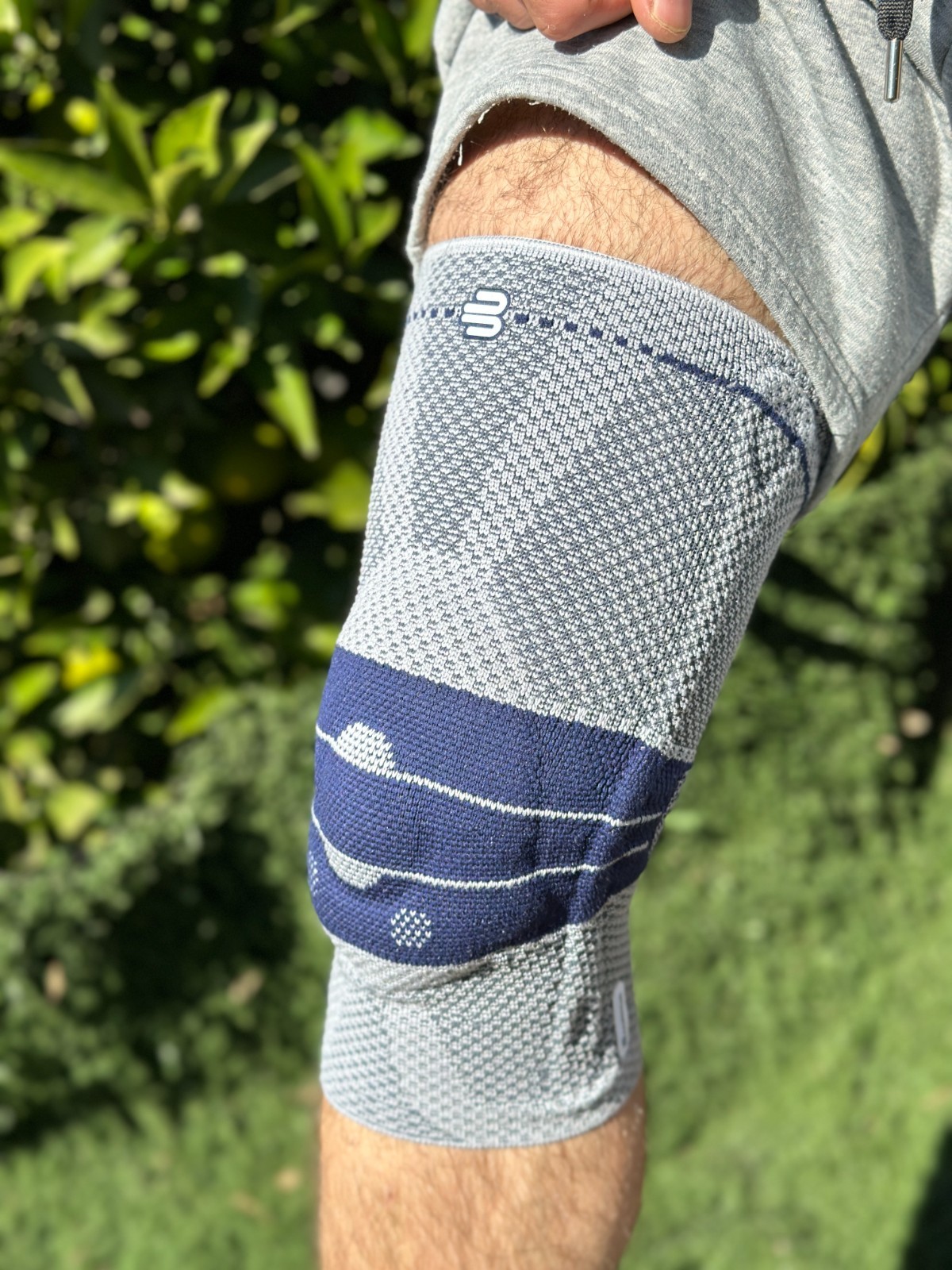 Bauerfeind GenuTrain Size 3 Comfort Knee Joint Brace Patella Support Sleeve ACL