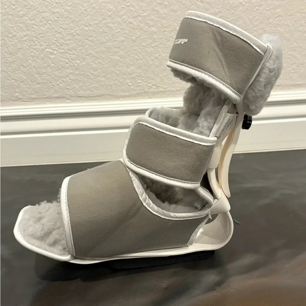 Procare Hook & Loop Closure UniversalLeft or Right Adjustable Podous Boot New!