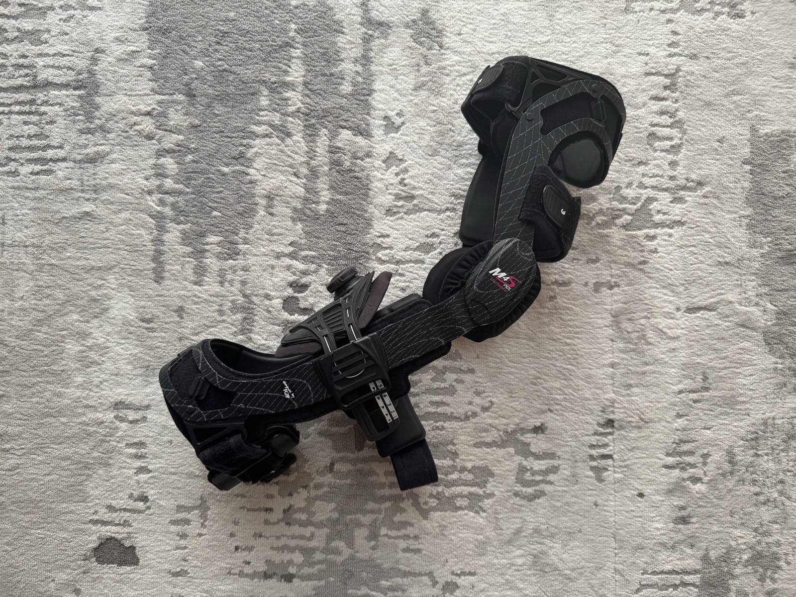 M.4s PCL dynamic knee brace (left medium)
