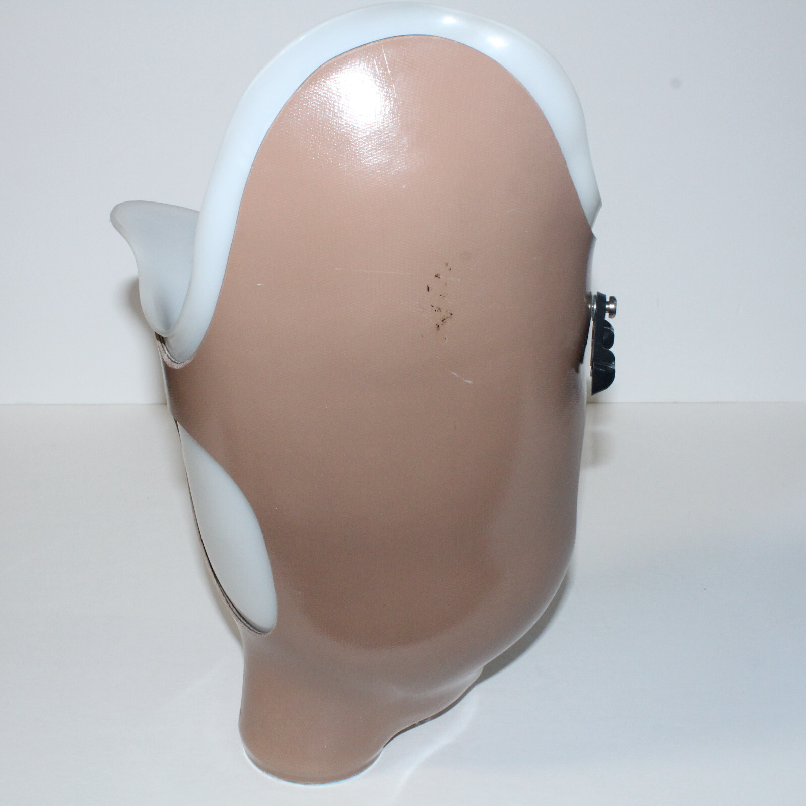 PROSTHETIC RIGHT LEG OFFSET ABOVE KNEE SOCKET OSSUR MOUNTING PLATE H=14½” D=6-7″