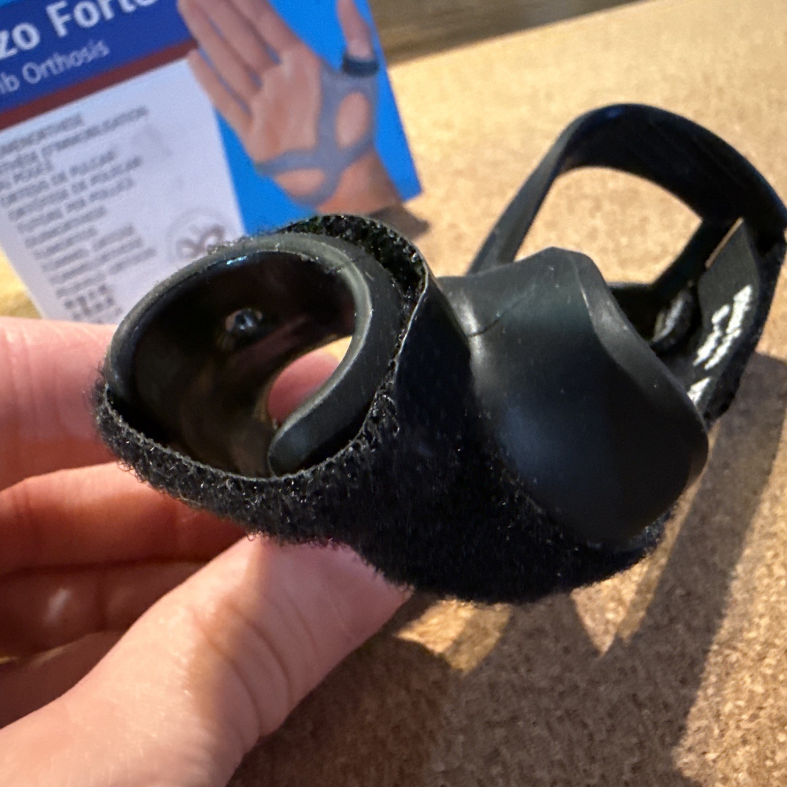 Actimove Rhizo Forte Thumb Orthosis Black Small Right Thumb Orthopedic