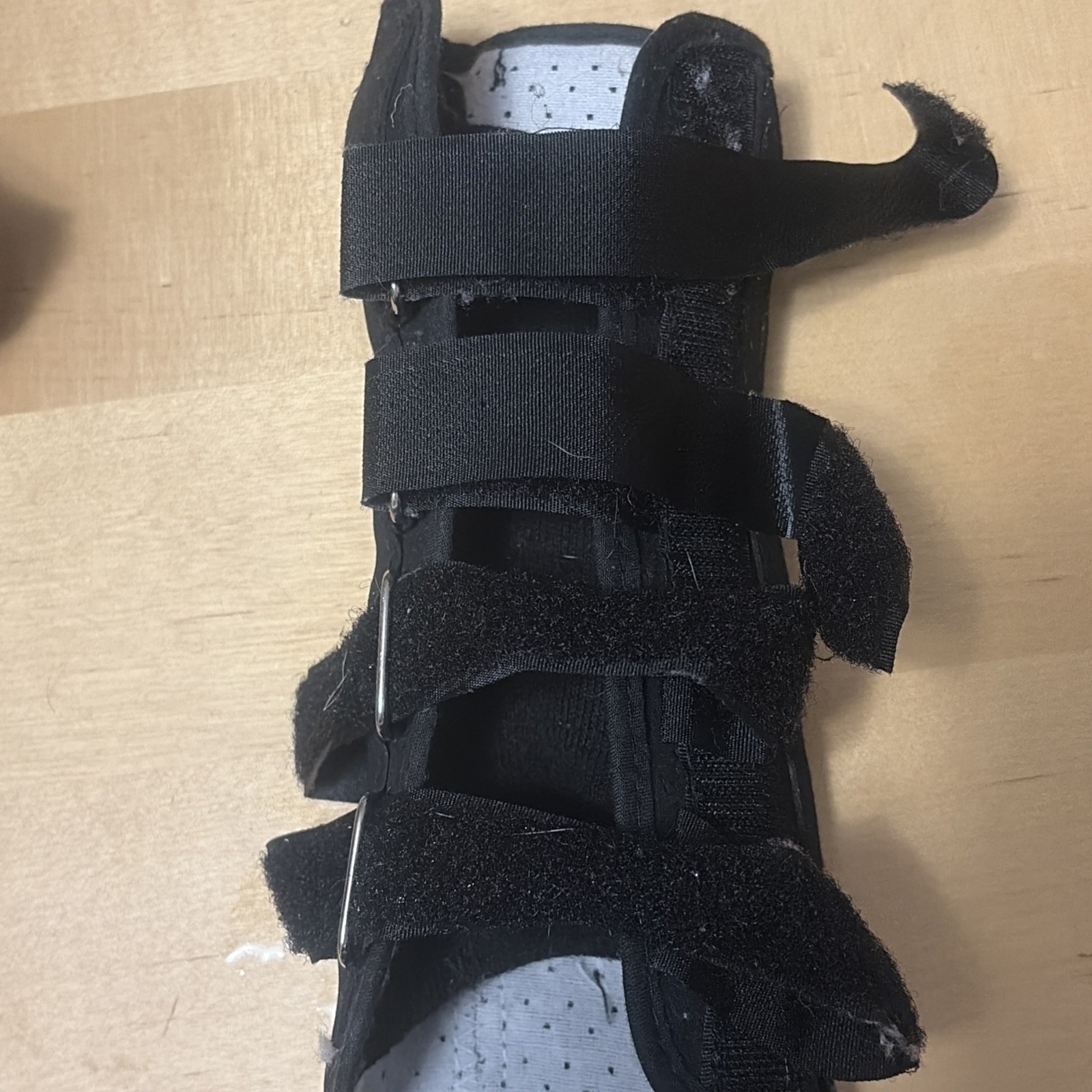 C E Canvas Wrist Splint for Left Hand. Size Medium