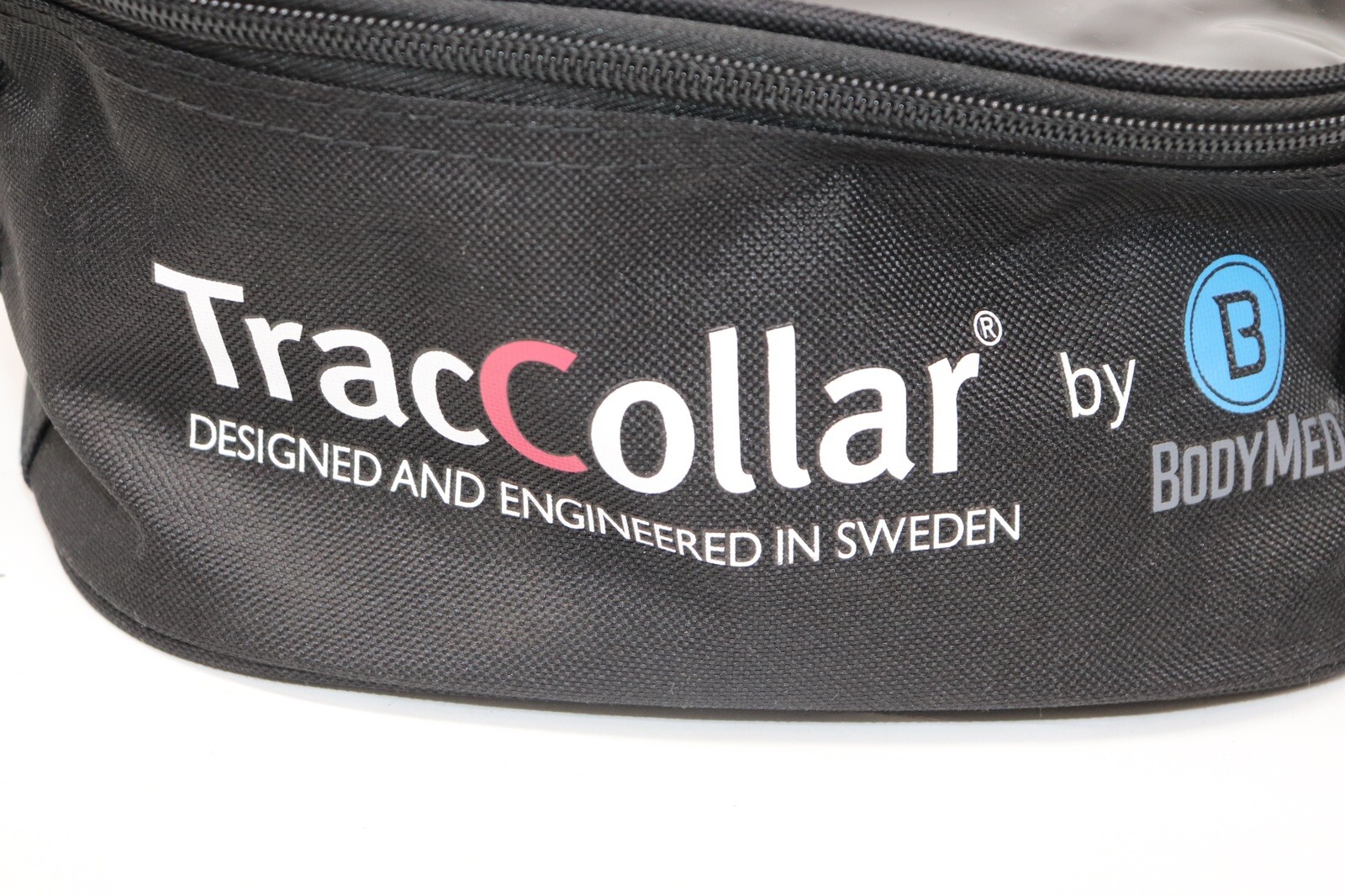 TracCollar Inflatable Neck Traction Device Small/ Medium Red very clean w tags