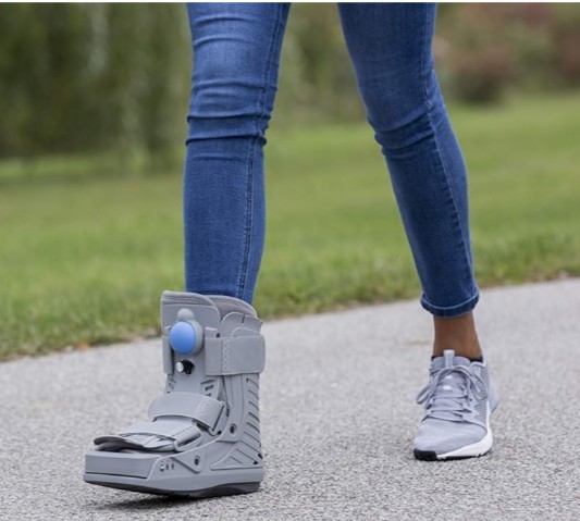 United Ortho USA16117 360 Air Walker Ankle Fracture Boot, Large, Floor Model