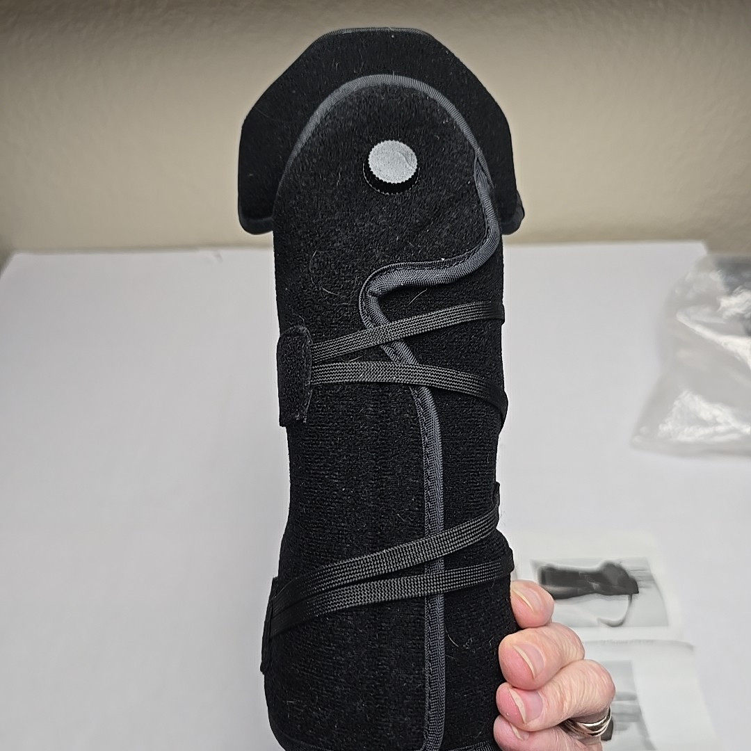 NWT Black TREND MEDICAL PRO Wrist Brace DCT-3916 Universal