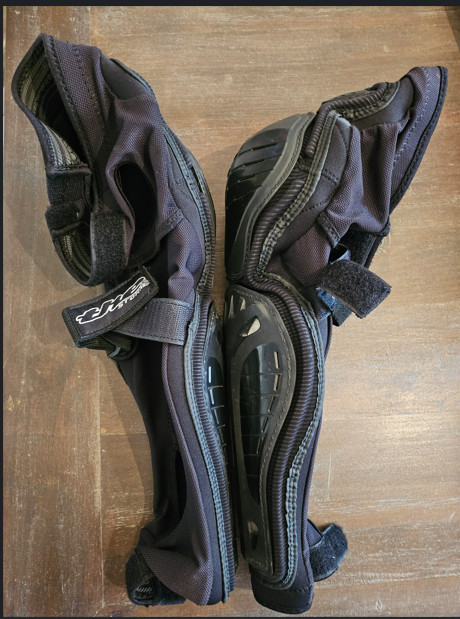 THE BMX Knee/Shin Protector – Size S/M