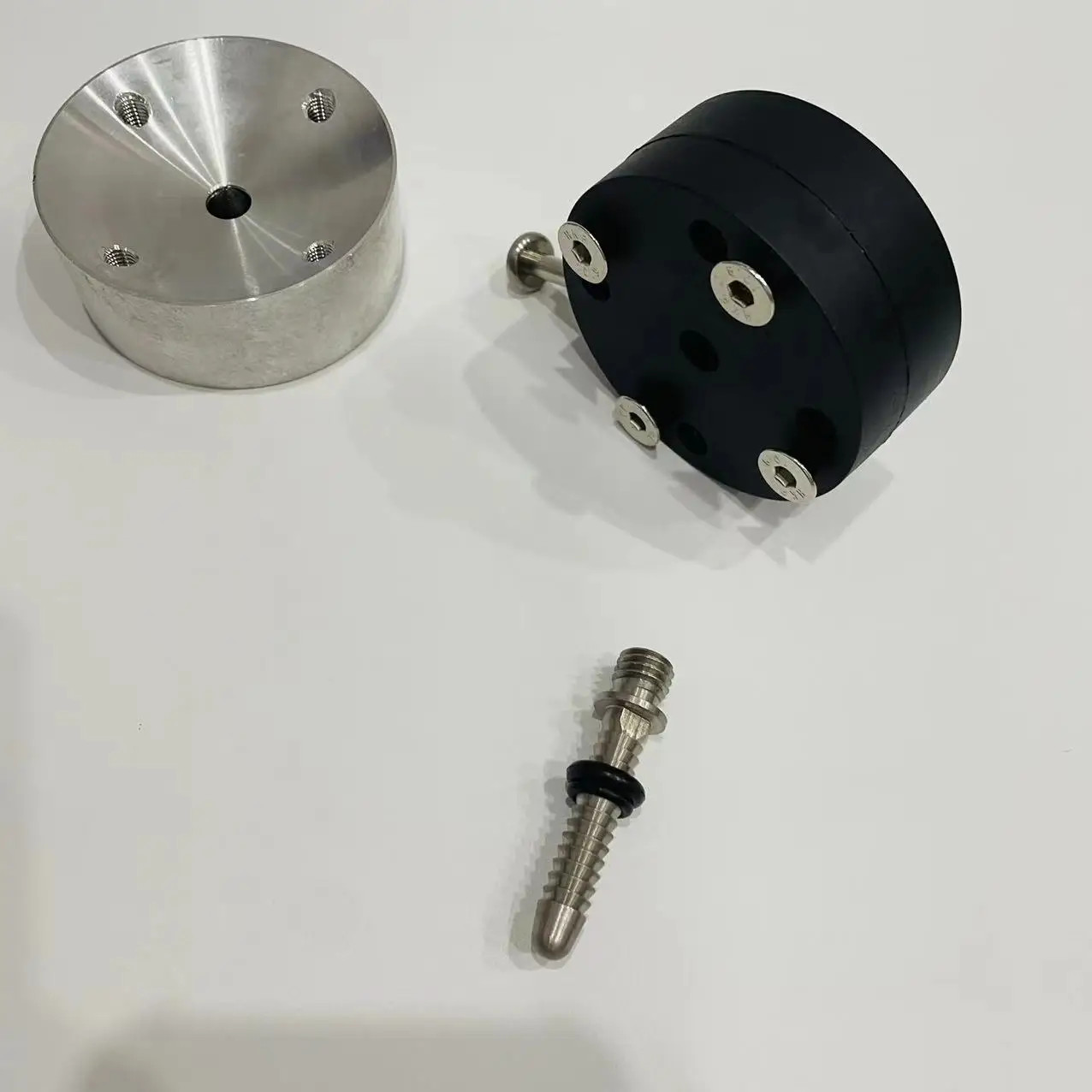 Convenient Plastic Prosthetic Shuttle Lock with Steel Core for Liner Connection