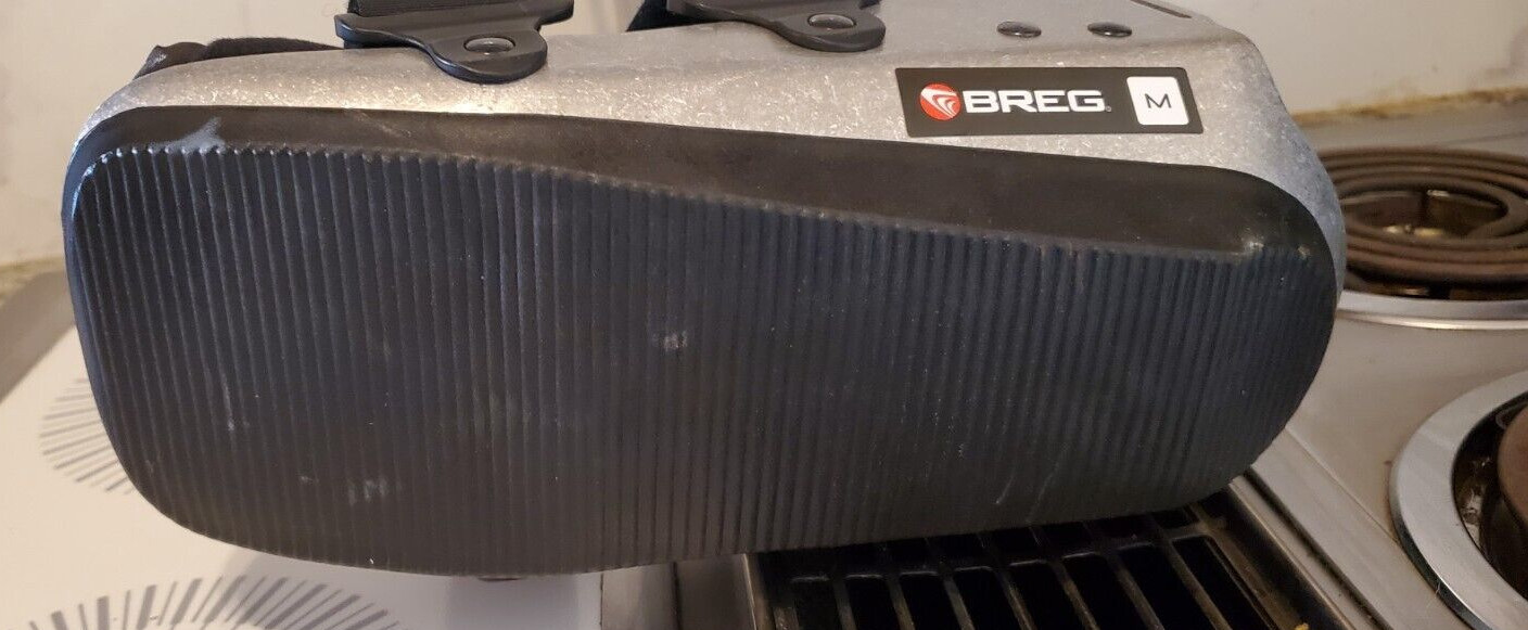 Breg Size Medium Full Shell Walker Orthopedic Boot 4 Strap
