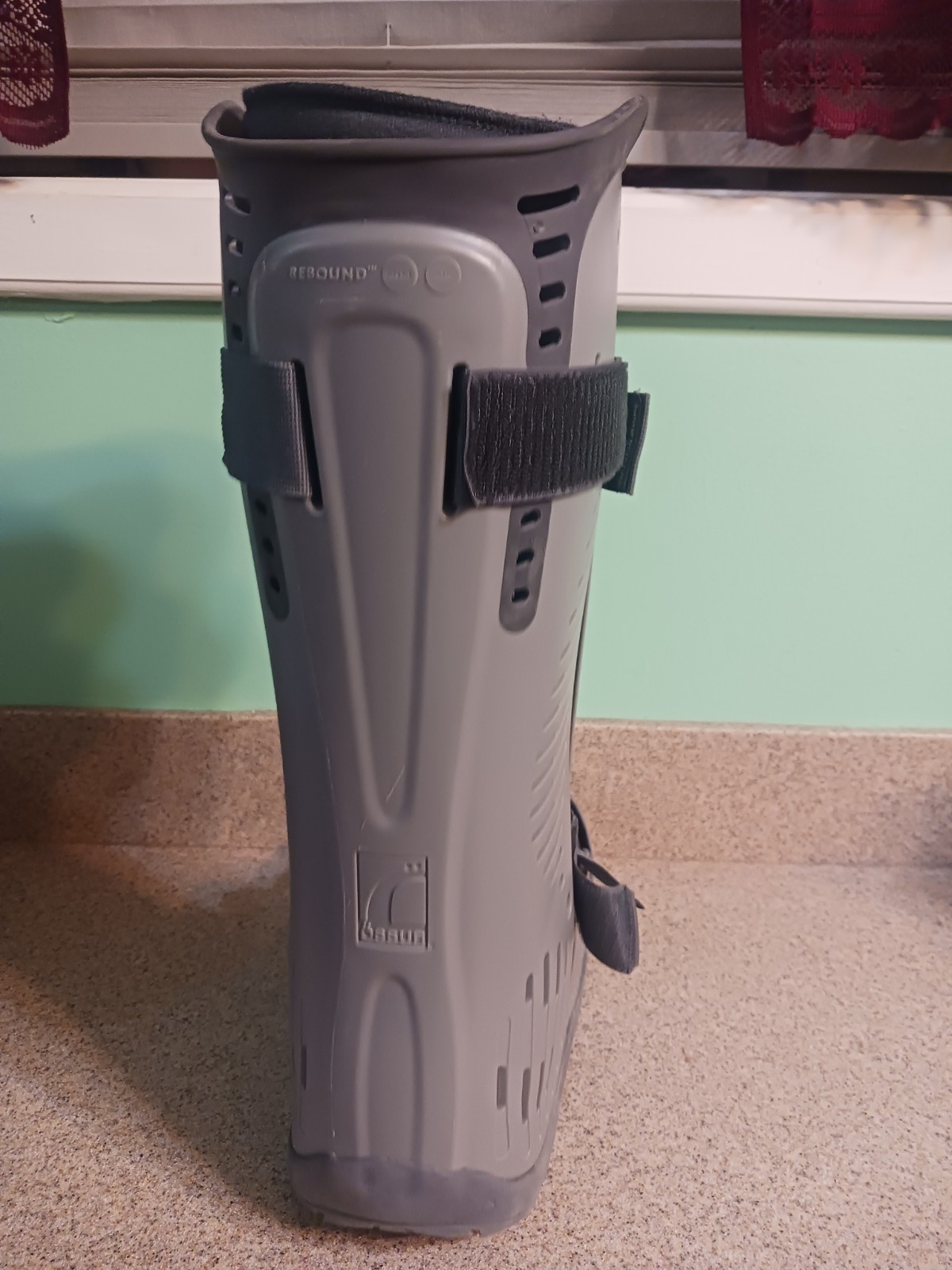 Ossur Rebound Air Walker Boot Compression Straps Air Pump High Top Size M Medium