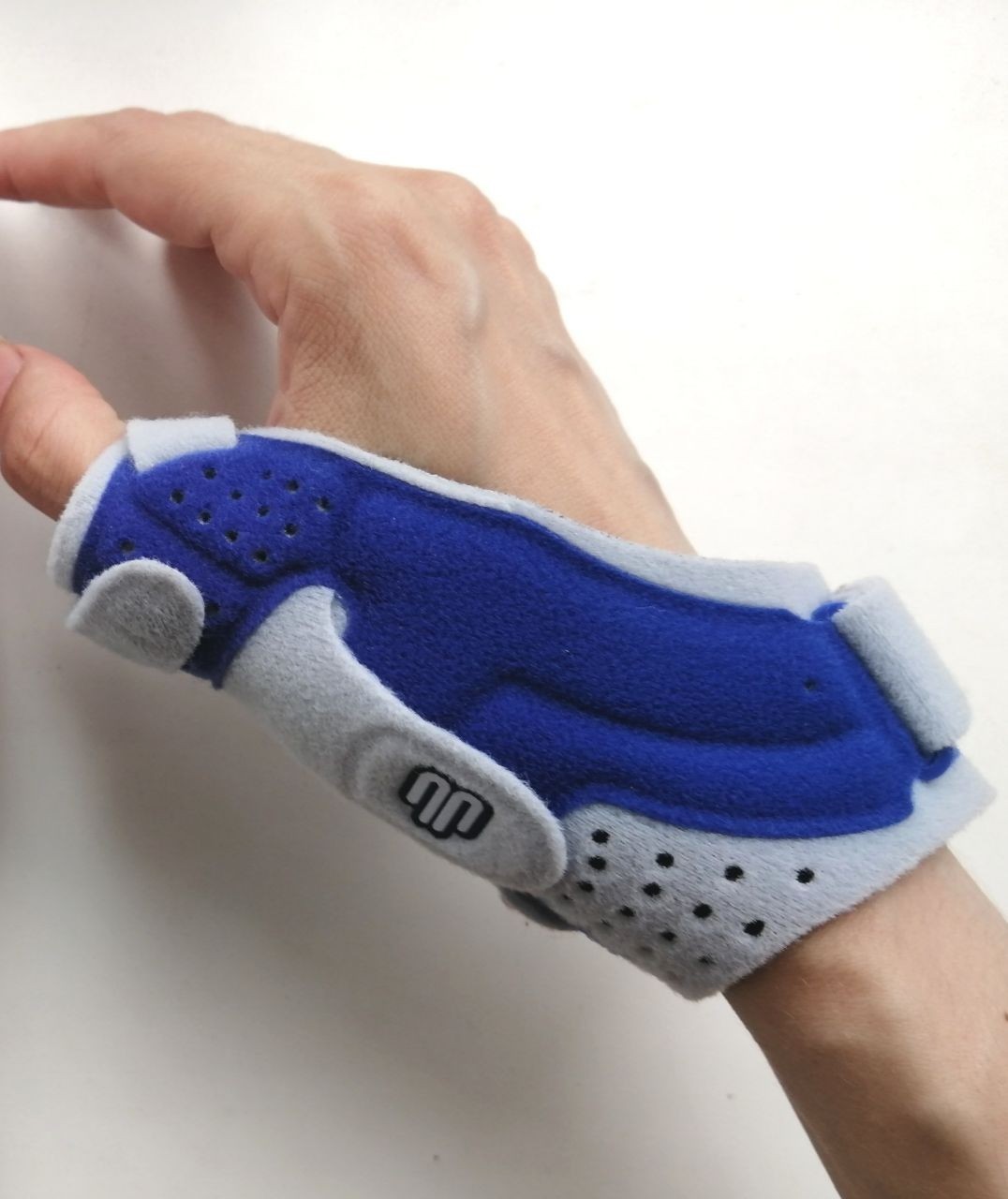 Bauerfeind Rhizoloc Thumb Brace Right Size 2 Support Finger Size M-L