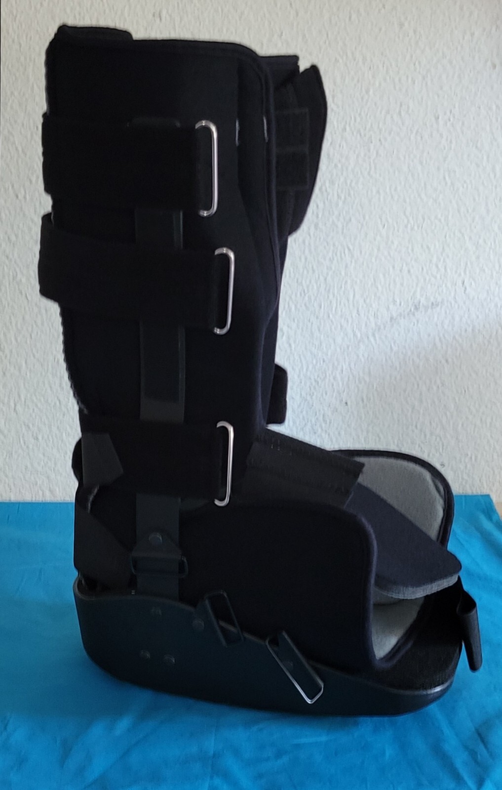 Maxtrax Orthopedic Walking Boot M Medium Brace Ankle Foot Protection DJO – NEW!!
