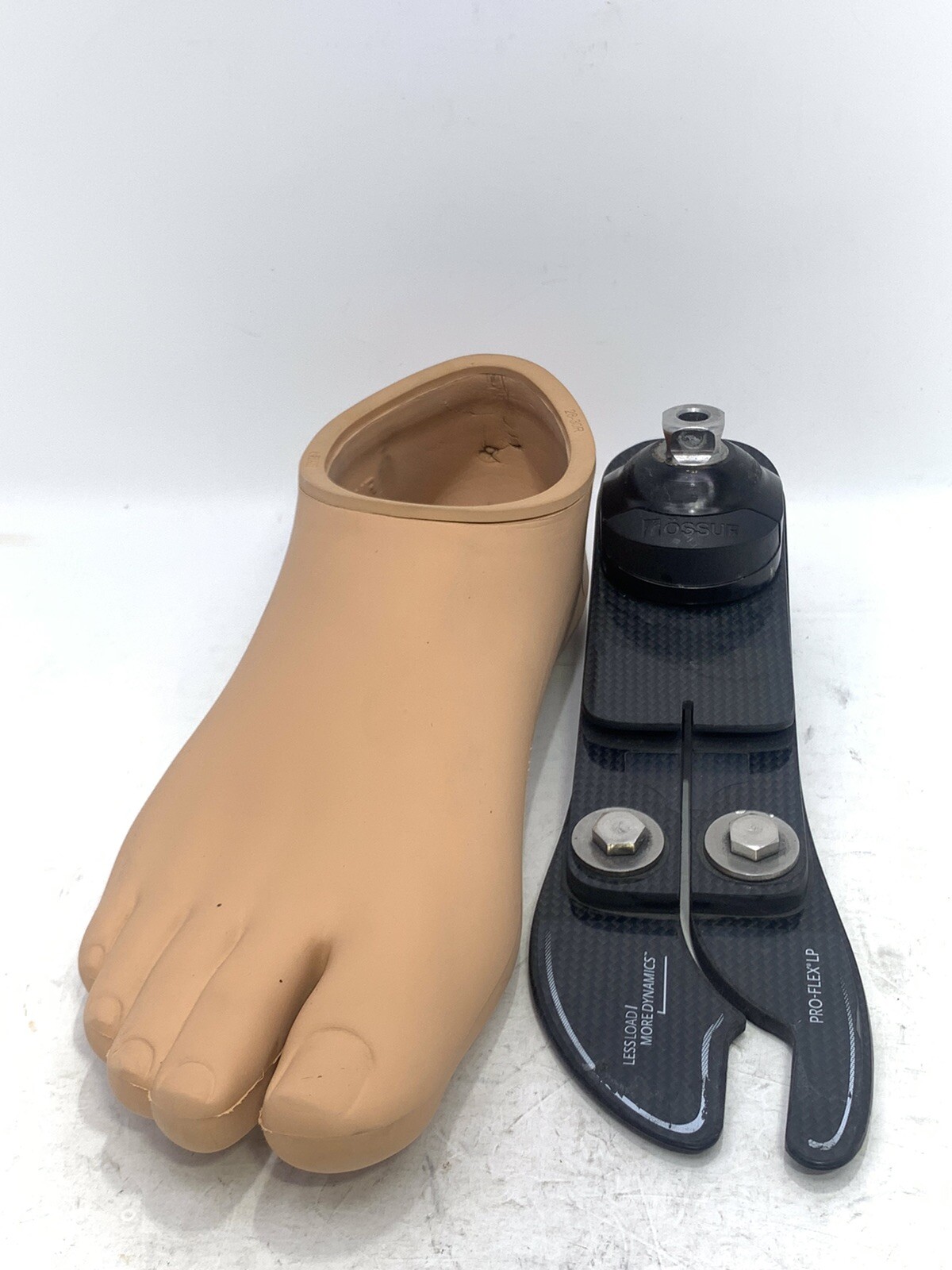 ossur pro-flex LP right prosthetic foot. size 28. category 3