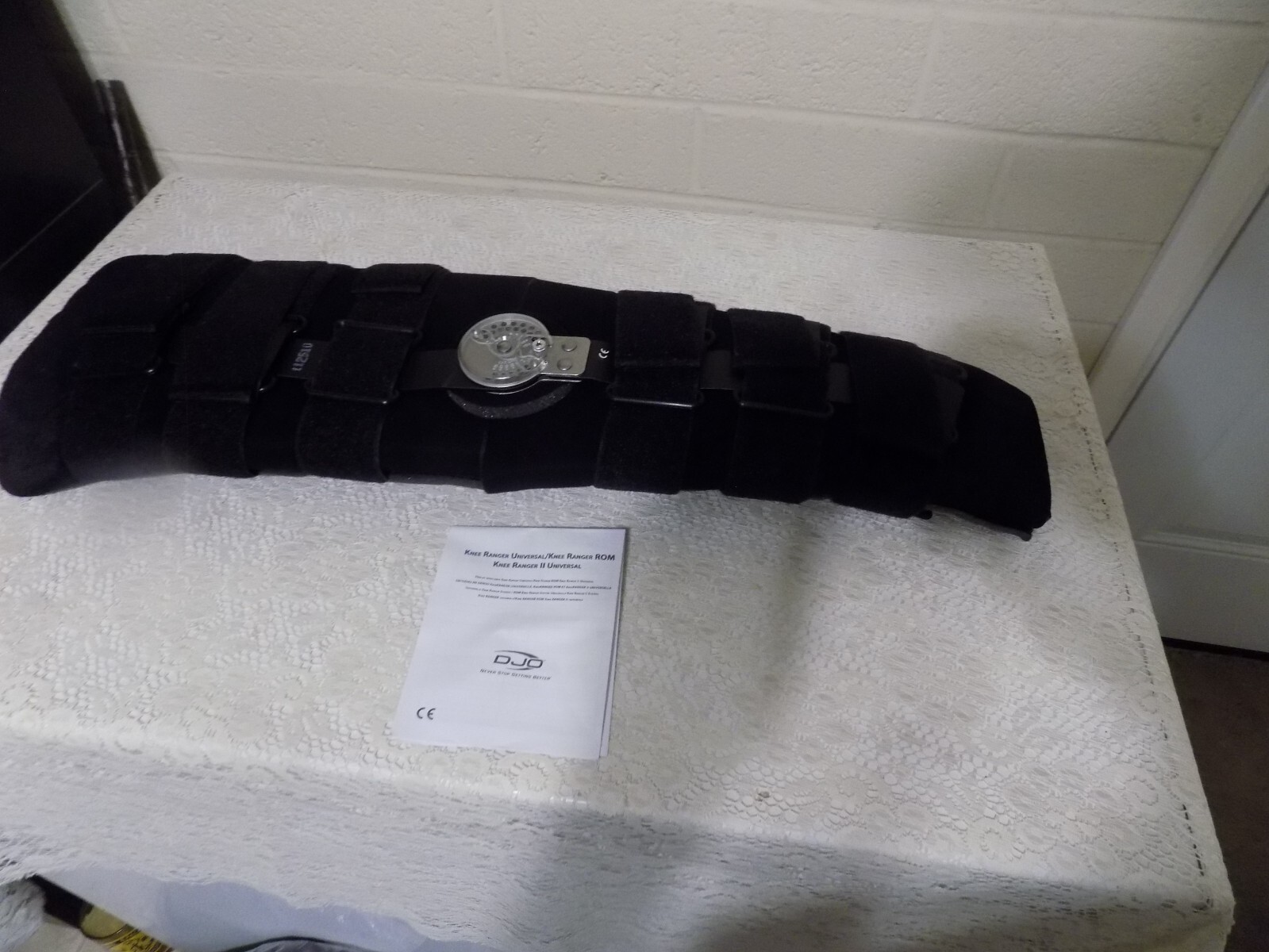 Brand New in package New 26 Inch KNEE RANGER UNIVERSAL II DJO DONJOY PROCARE