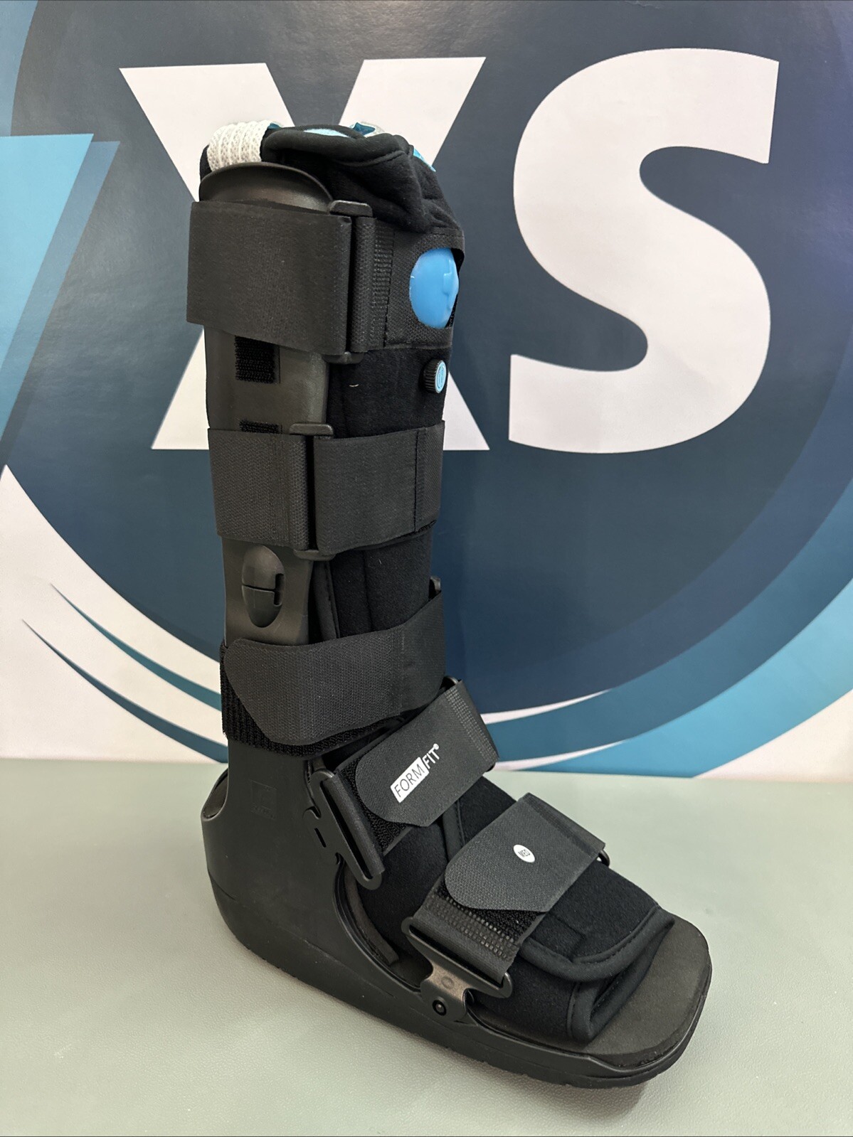 Ossur Formfit Equalizer Air Walker Boot, Medium, A-W0600BLK New Open Box