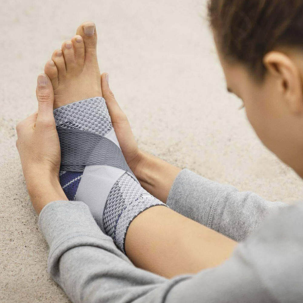 Bauerfeind Malleotrain S Right Titan Stabilizer Compression Ankle Brace Blue