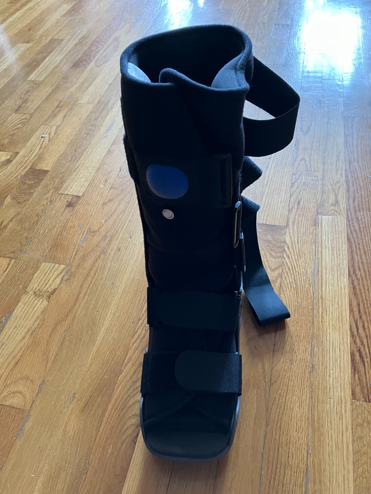 Walking boot (orthopedic), large. New. Very comfortable. Adjustable.