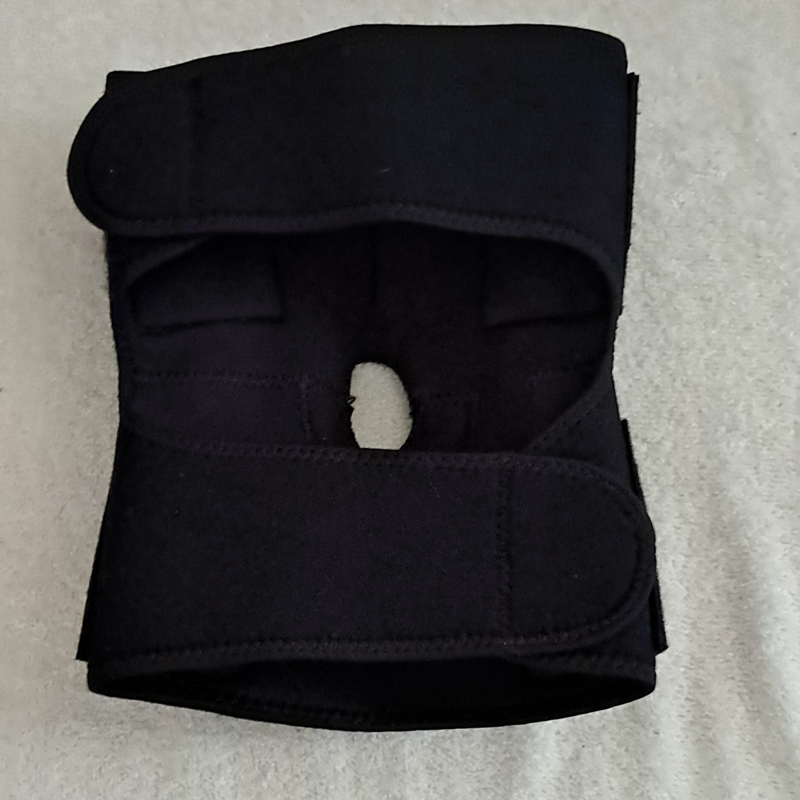 Mueller Knee Brace Support Wrap Strap, Black/Gray, L/XL (B300676)