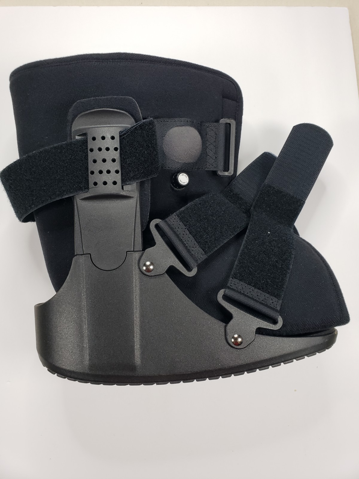 DeRoyal Short Ankle Boot Size Medium Air Inflation Support Sprains Walk Assist