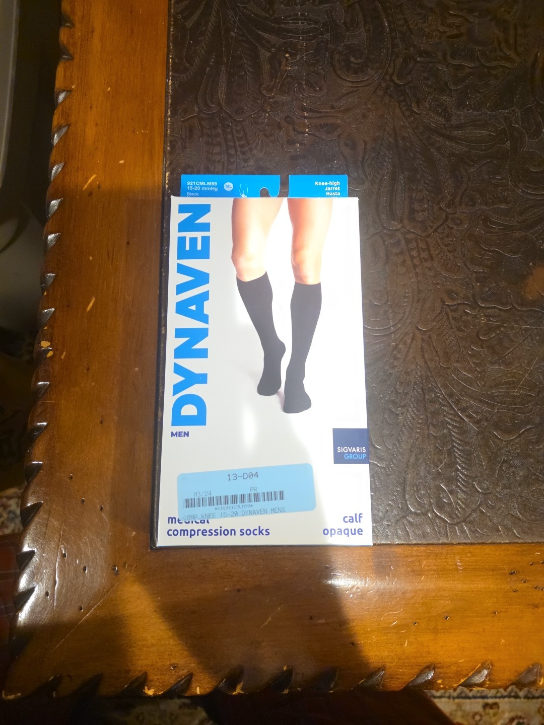 DYNAVEN Sigvaris Compression Socks Calf-High 15-20mmHg Men’s ML Black & Lt Beige
