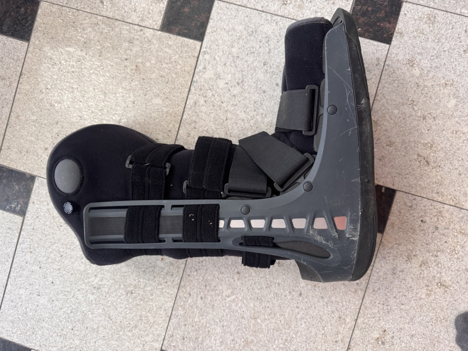 DonJoy MaxTrax II Walking Boot Orthopedic Fracture Cam Walker Size XL Black