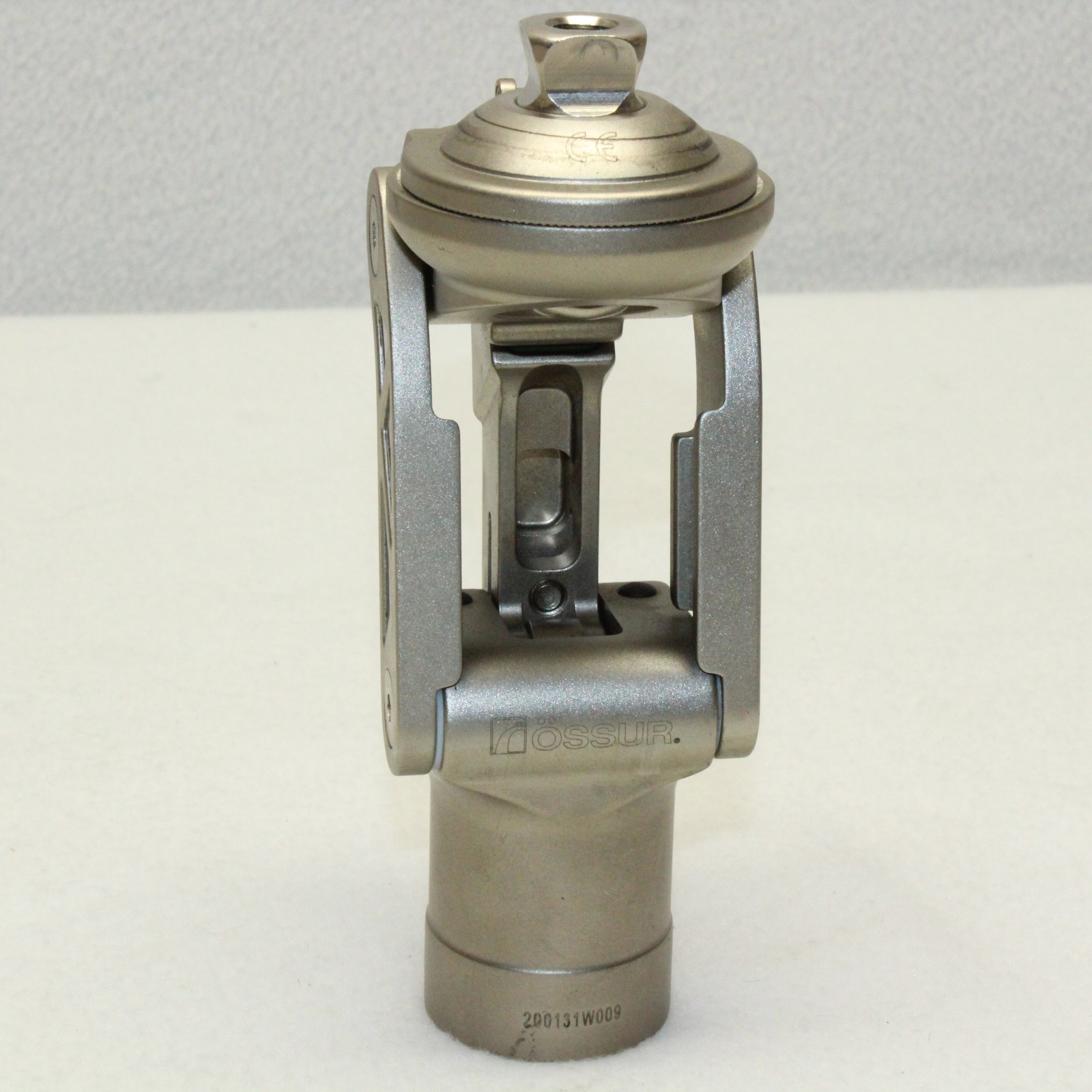 EXCELLENT OSSUR OFM1 BALANCE MECHANICAL POLYCENTRIC PROSTHETIC KNEE SYSTEM