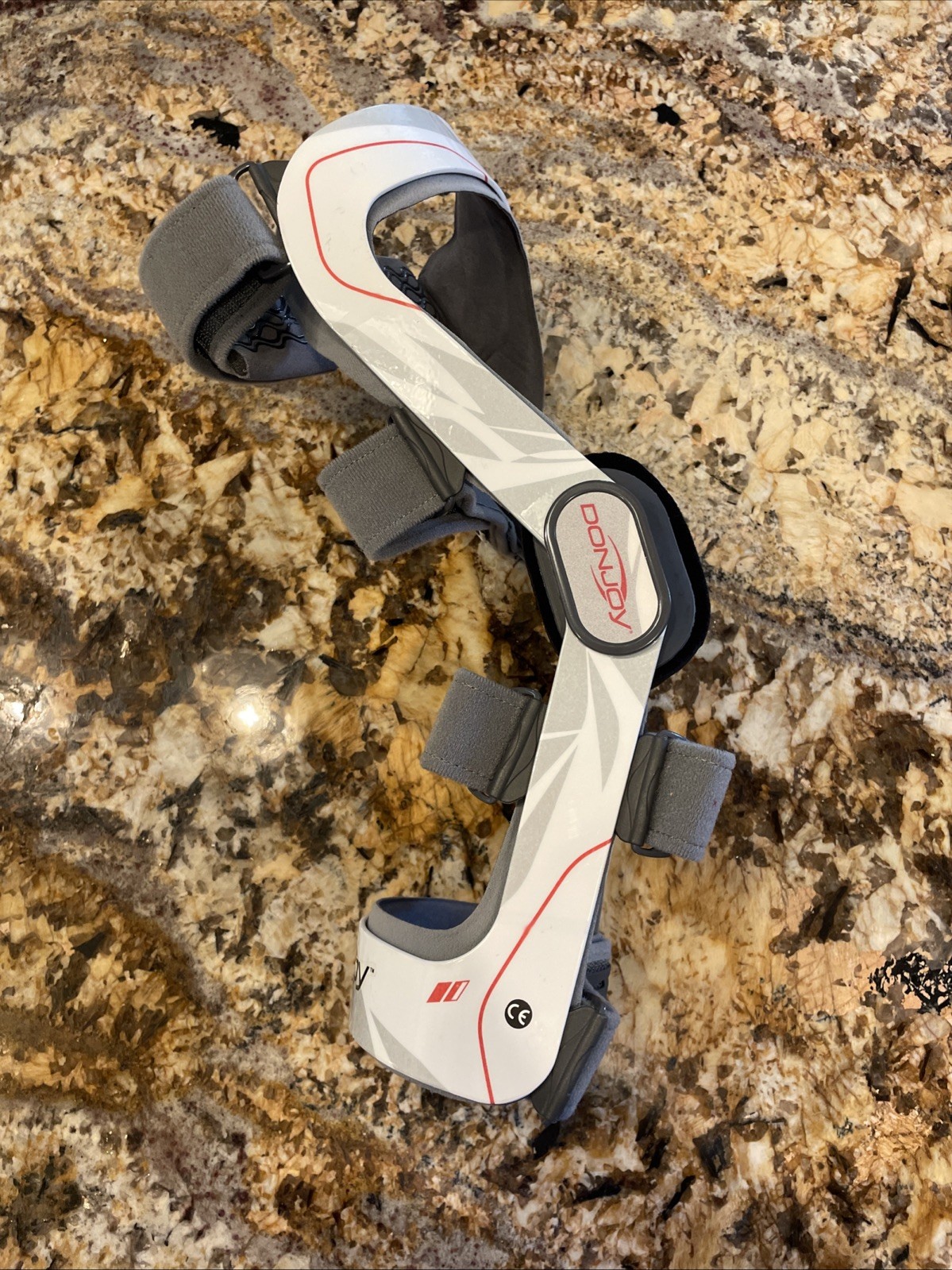 New Unworn DonJoy Renegade Knee Brace Right MD Medium