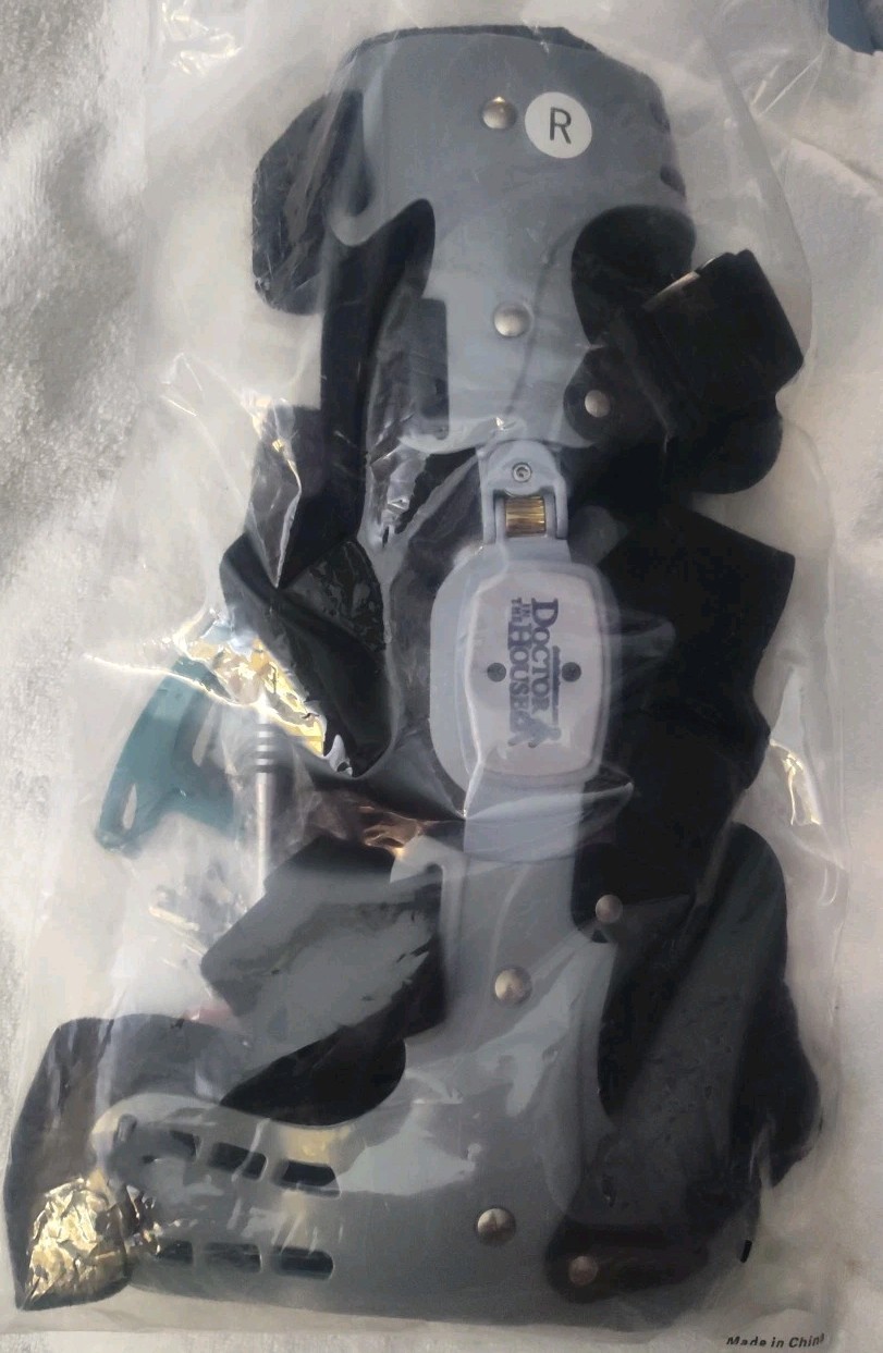 The Miracle Knee Pro RIGHT Brace with Suspension Sleeve Doctor in The House NEW