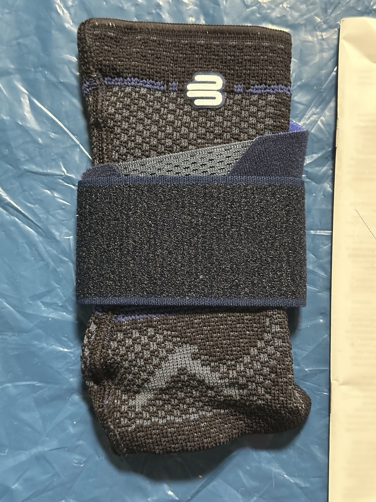 ManuTrain – Wrist Support – Relieves Strain and Stabilized During Movement Size3