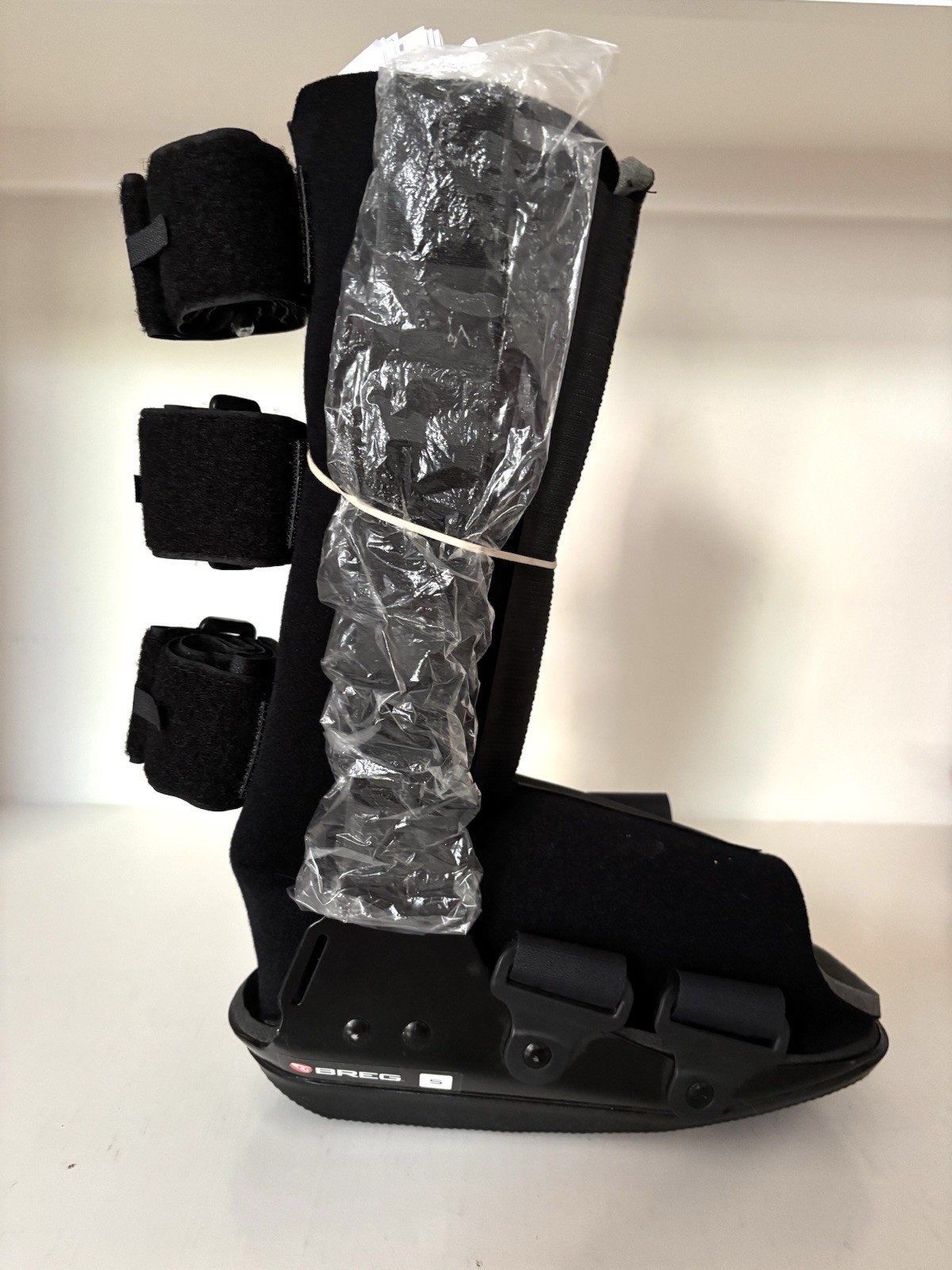 Breg AdjustaFit Walker Boot for Fractures & Recovery – Small – AL053003 – New