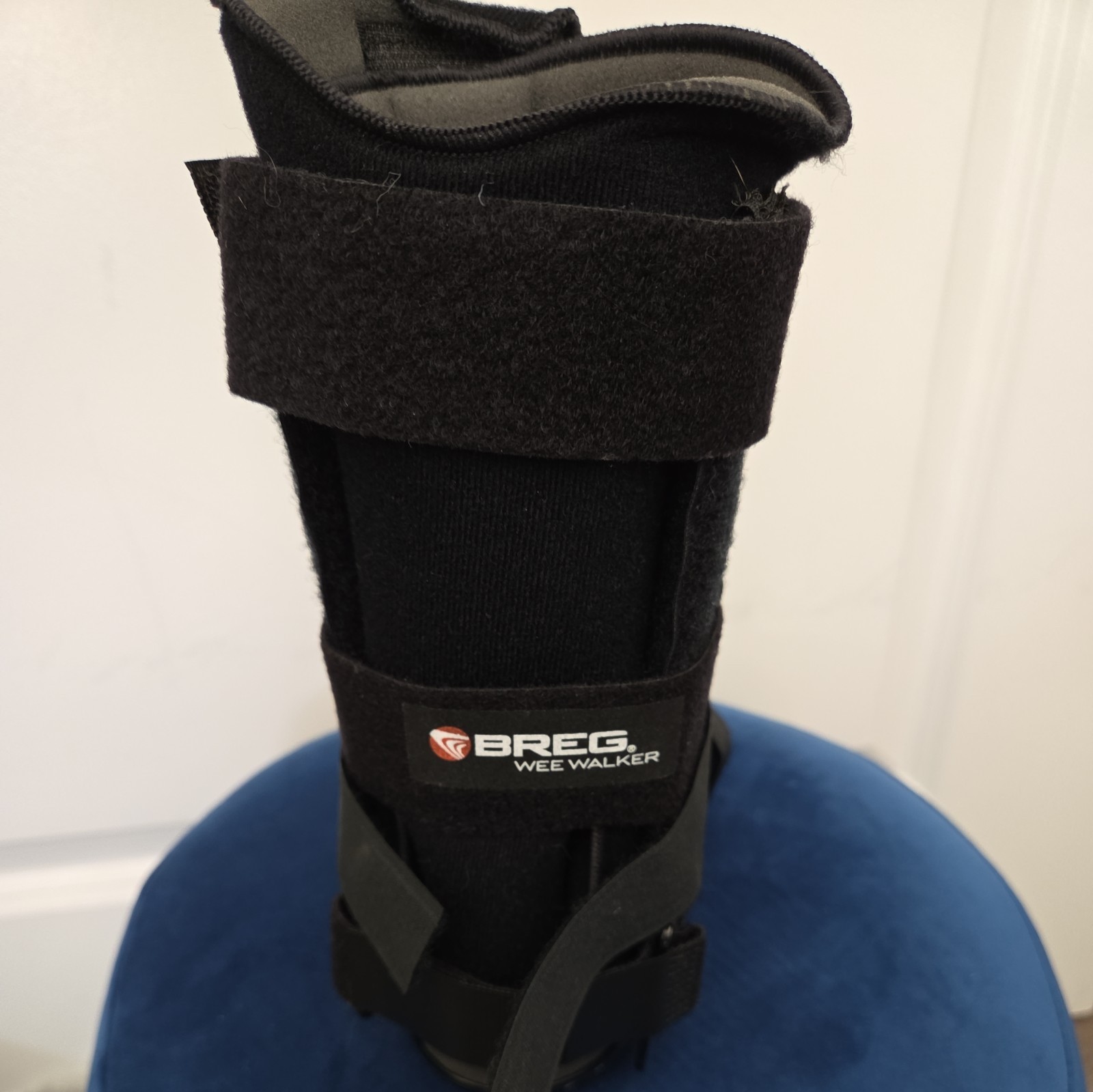 Breg Wee Walker Pediatric Size S Black Adjustable Straps