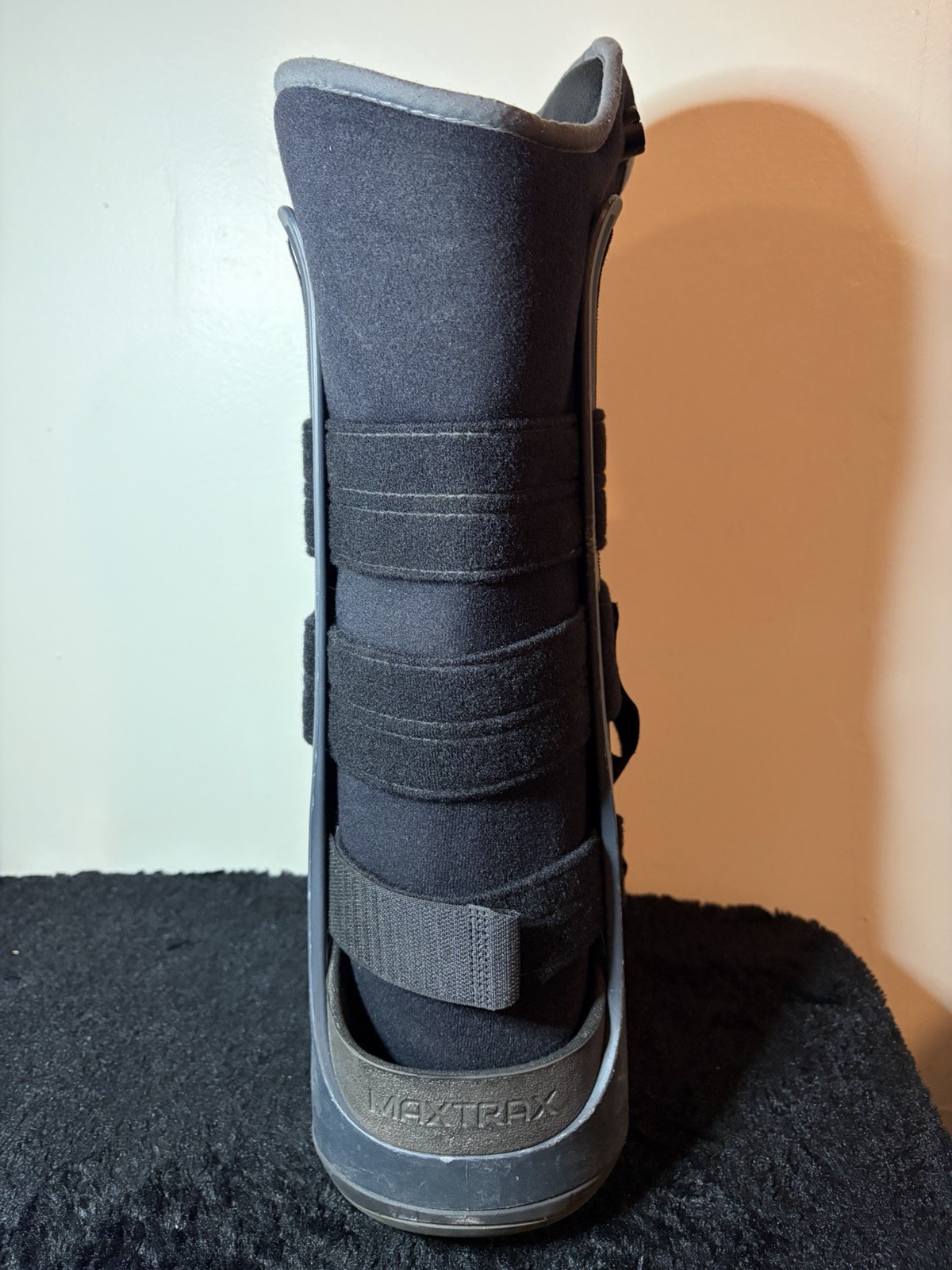 Donjoy Maxtrax II walking boot medium Universal surgery injury recovery protect