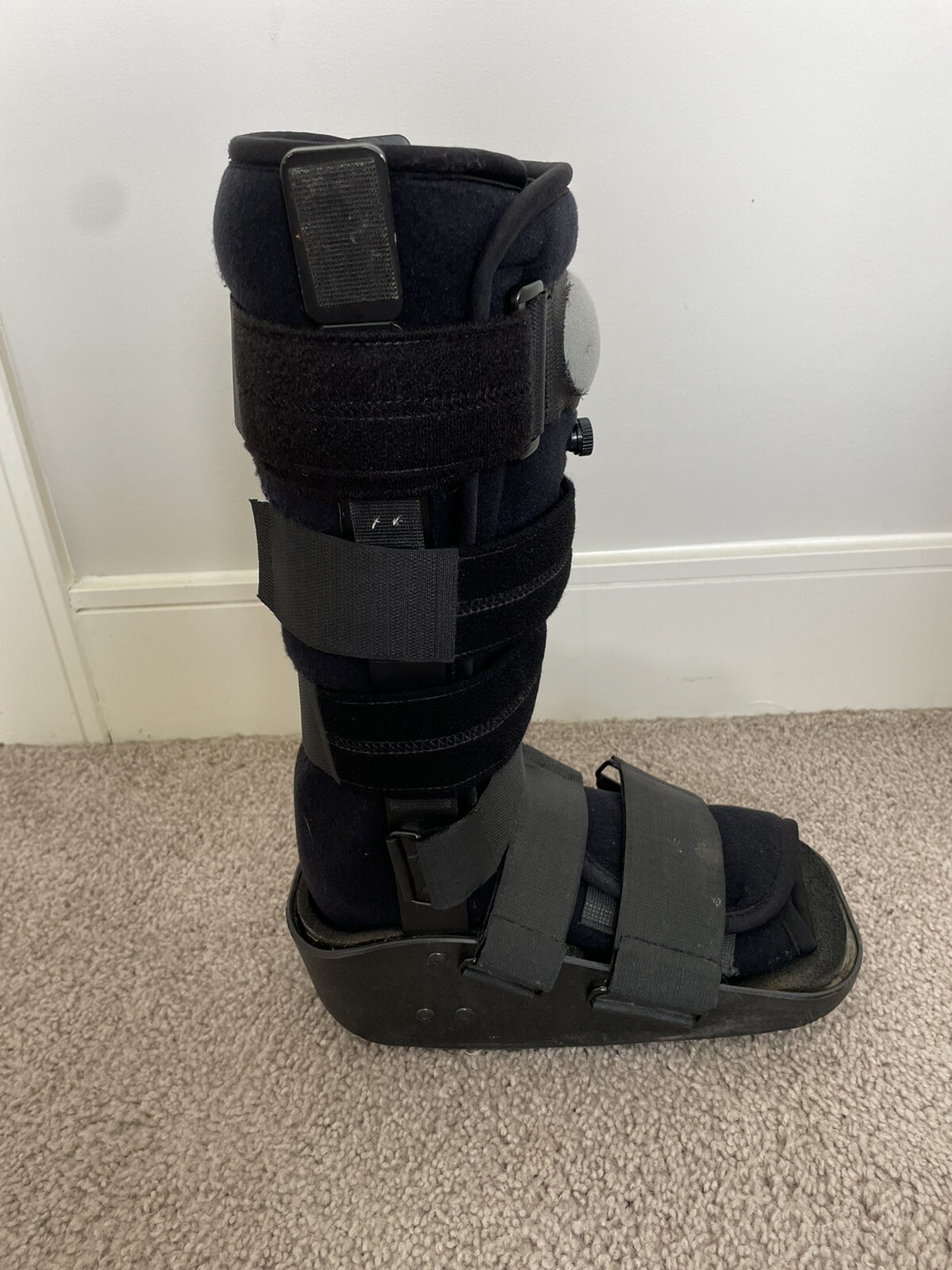MAXTRAX Orthopedic Walking Boot / Brace Size M – Ankle Foot DJO, LLC