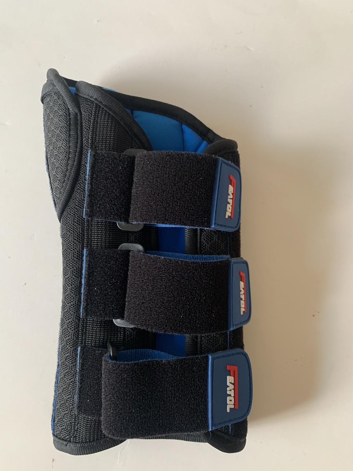 FEATOL Wrist Brace With Thumb Support, Thumb Spica Splint Mens/Womens M/L Right