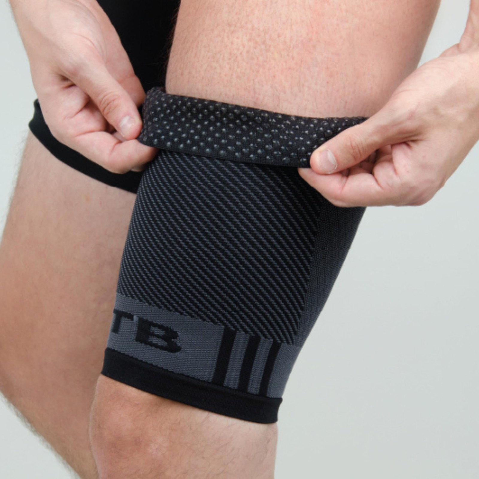 QS4 Compression Quad, Hamstring Sleeve, Iliotibial Band Brace, ITBS, Thigh Pain