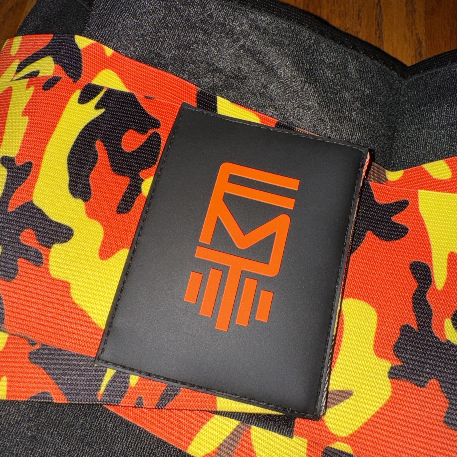 Fit Men Team Back Support Orange Camo Size Large (B1)