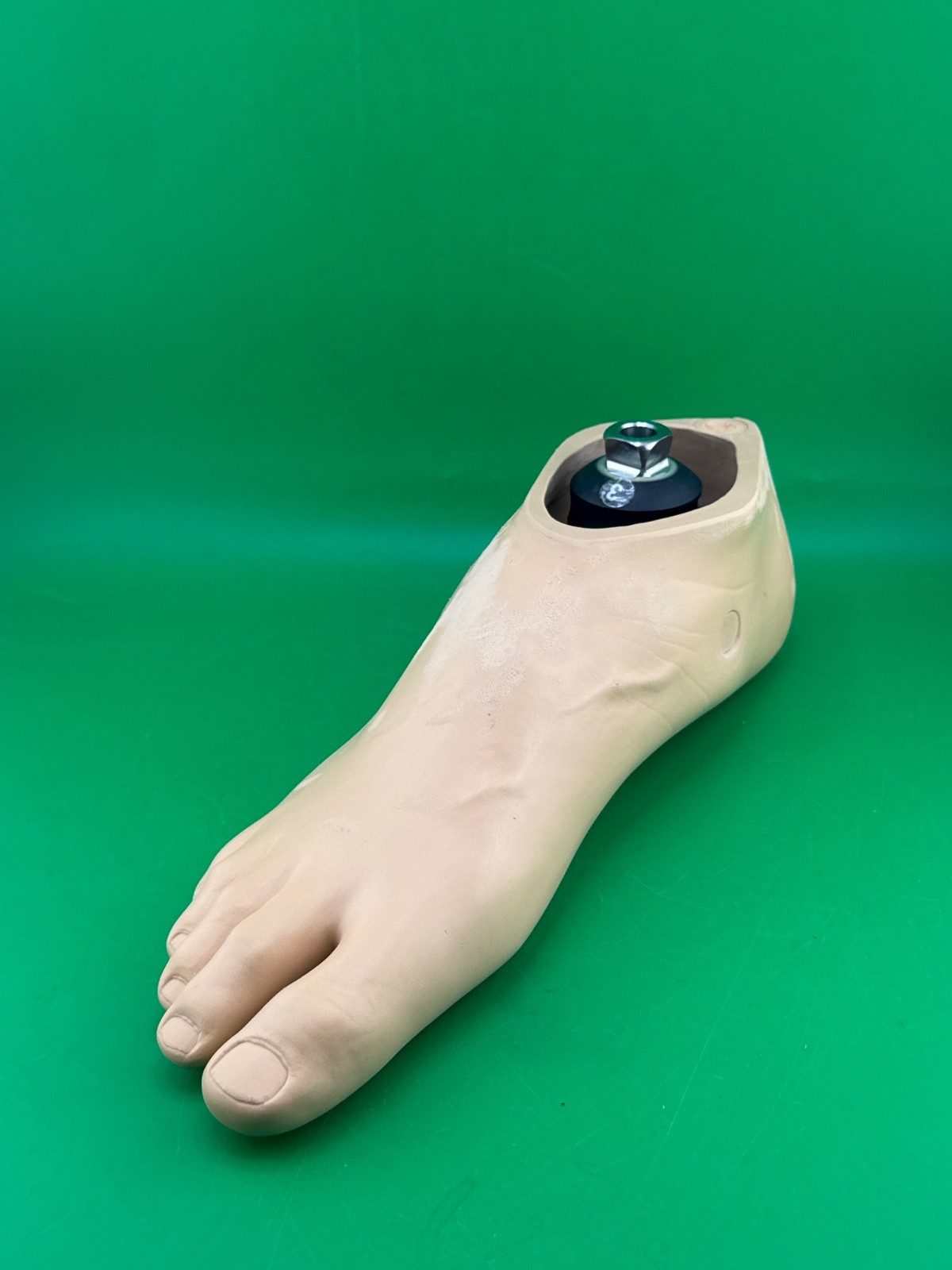 Trulife Kinetic single Axis Prosthetic Foot. Right. Size 27, Category 3